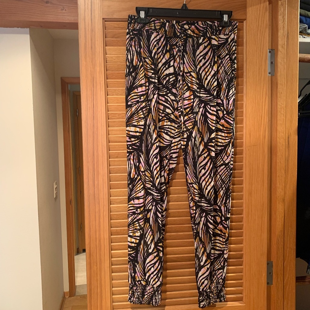 Veronica M. Silky feeling, jogger style pants. Worn once.